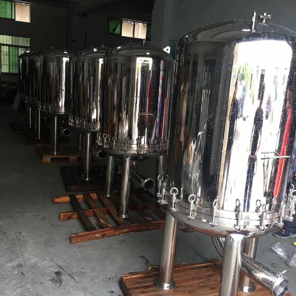 仿玻璃鋼過濾器進(jìn)水濁度要求是什么？
